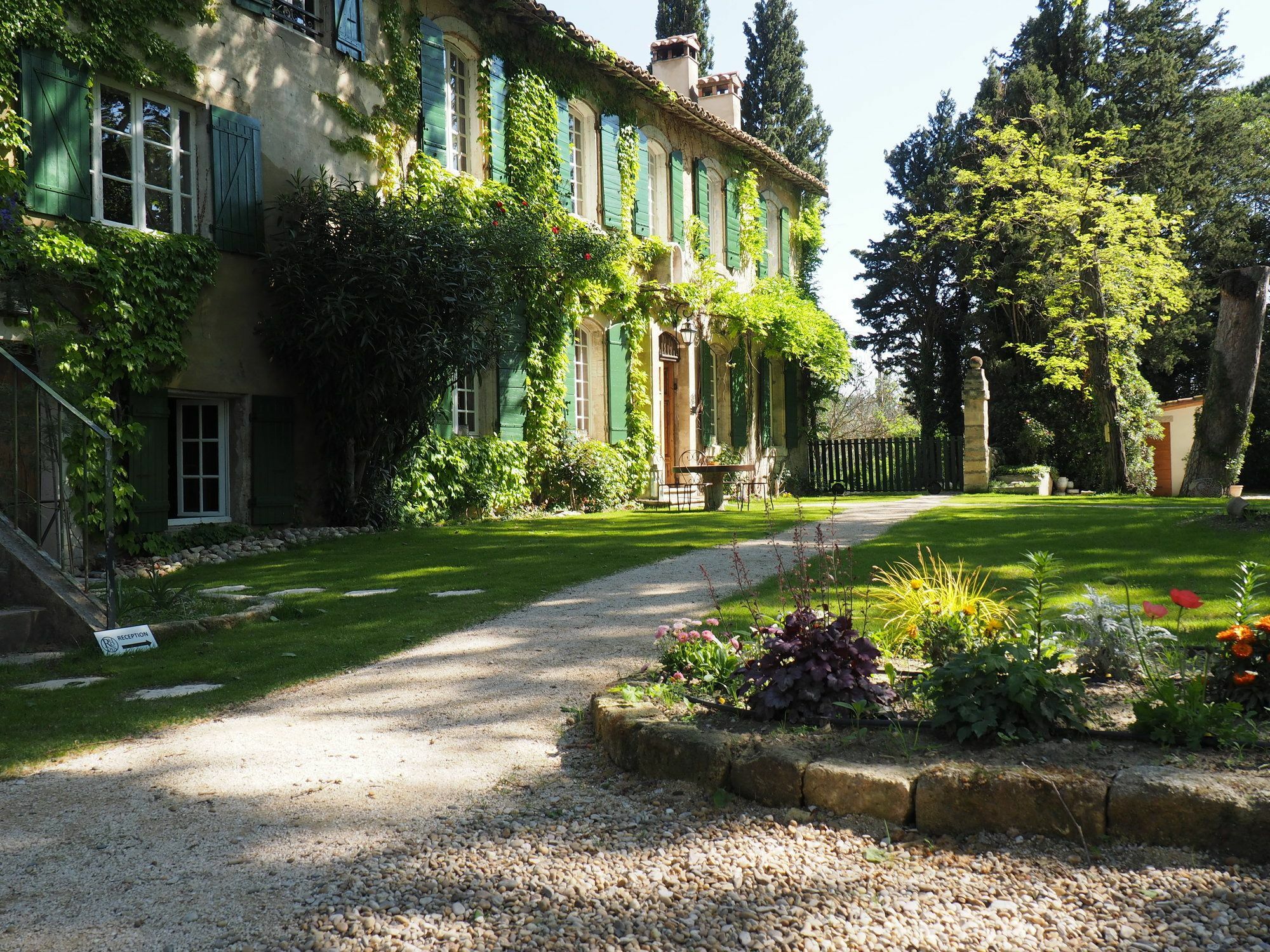 Les Gites Du Domaine De Rhodes Avignon Exterior foto